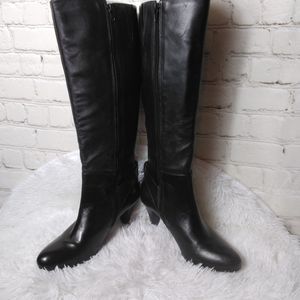 Women's leather boots